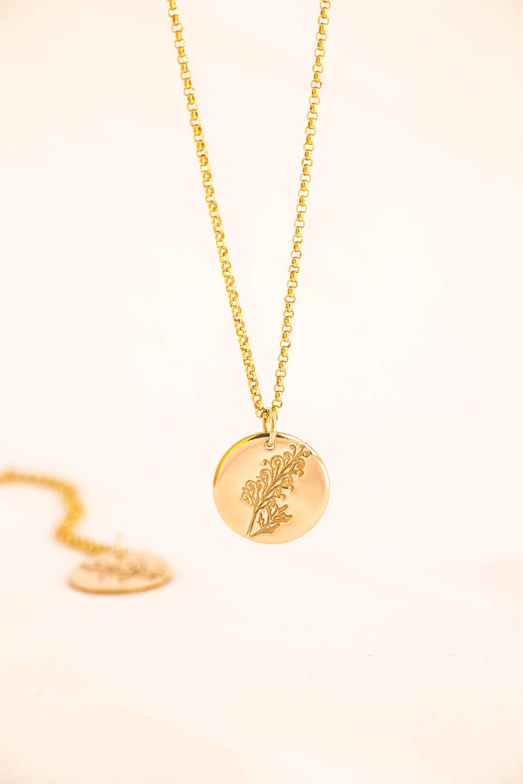 Spider Flower - Australian Natives Birth Flower Necklace for March