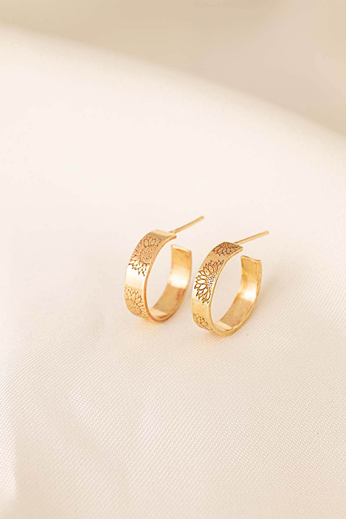 Brim - Hoop Earrings with Flowers and Symbols