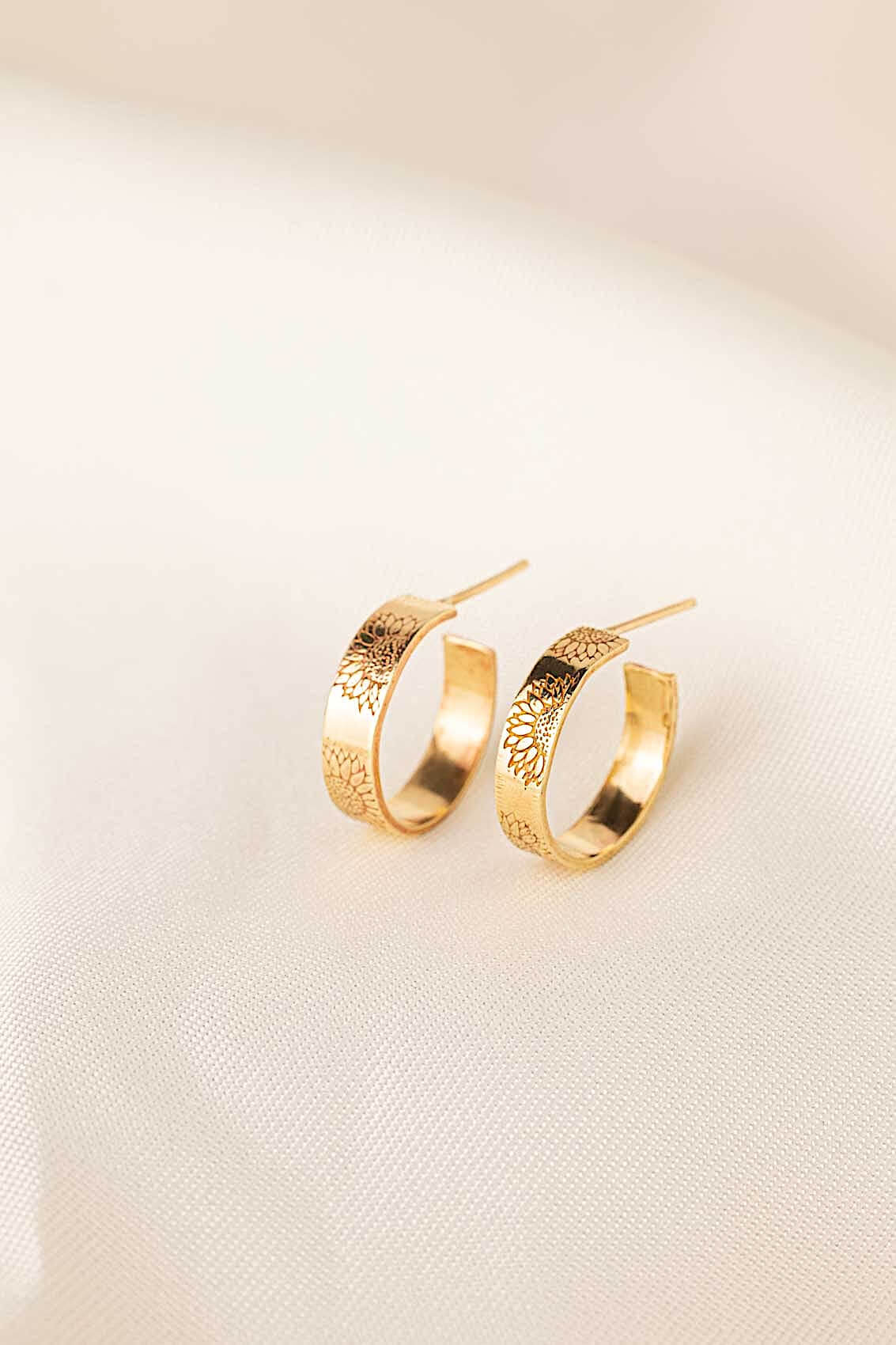 Brim - Hoop Earrings with Flowers and Symbols