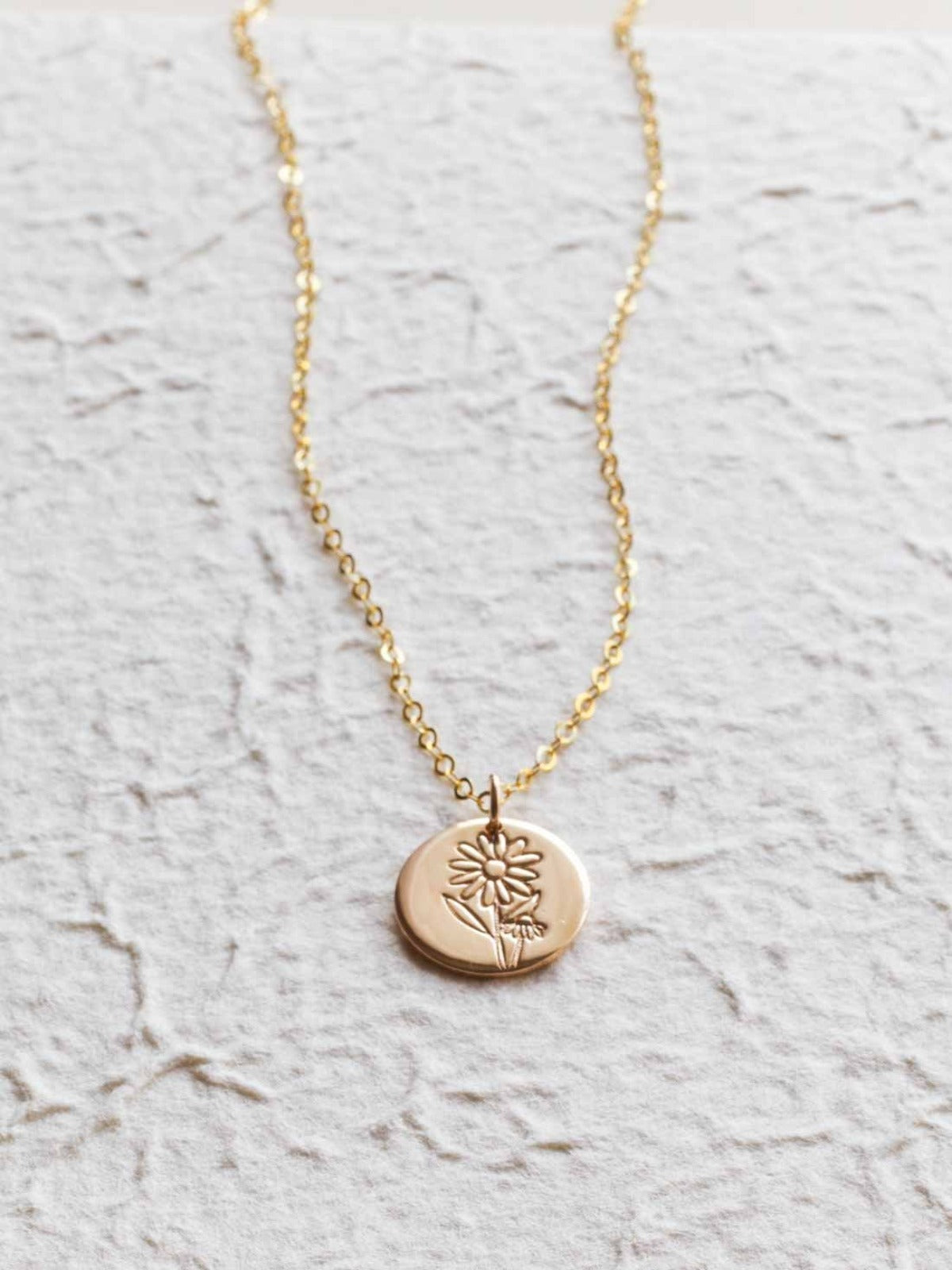 Daisy - April Birth Flower Necklace