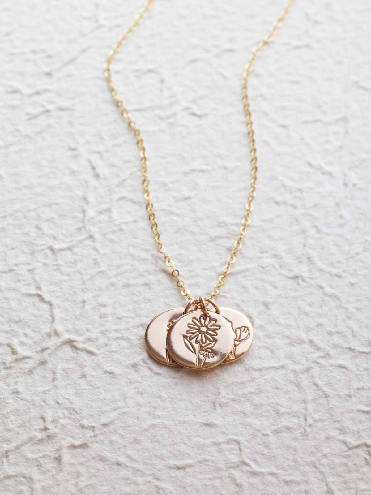 Daisy - April Birth Flower Necklace