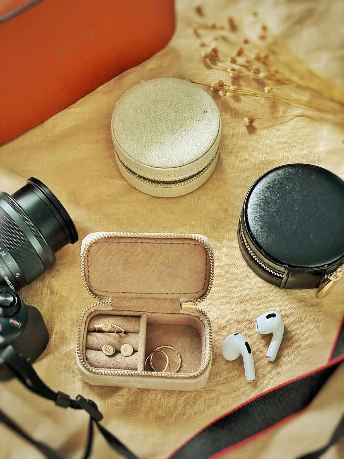 Ayr - Petite Round Jewellery Case