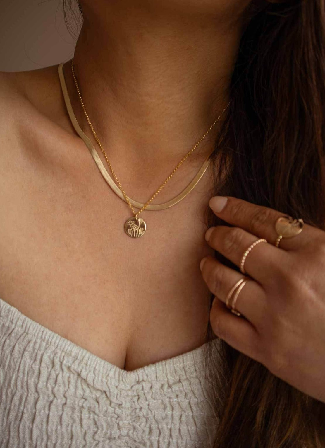 Swan River Daisy - Australian Birth Flower Necklace for February
