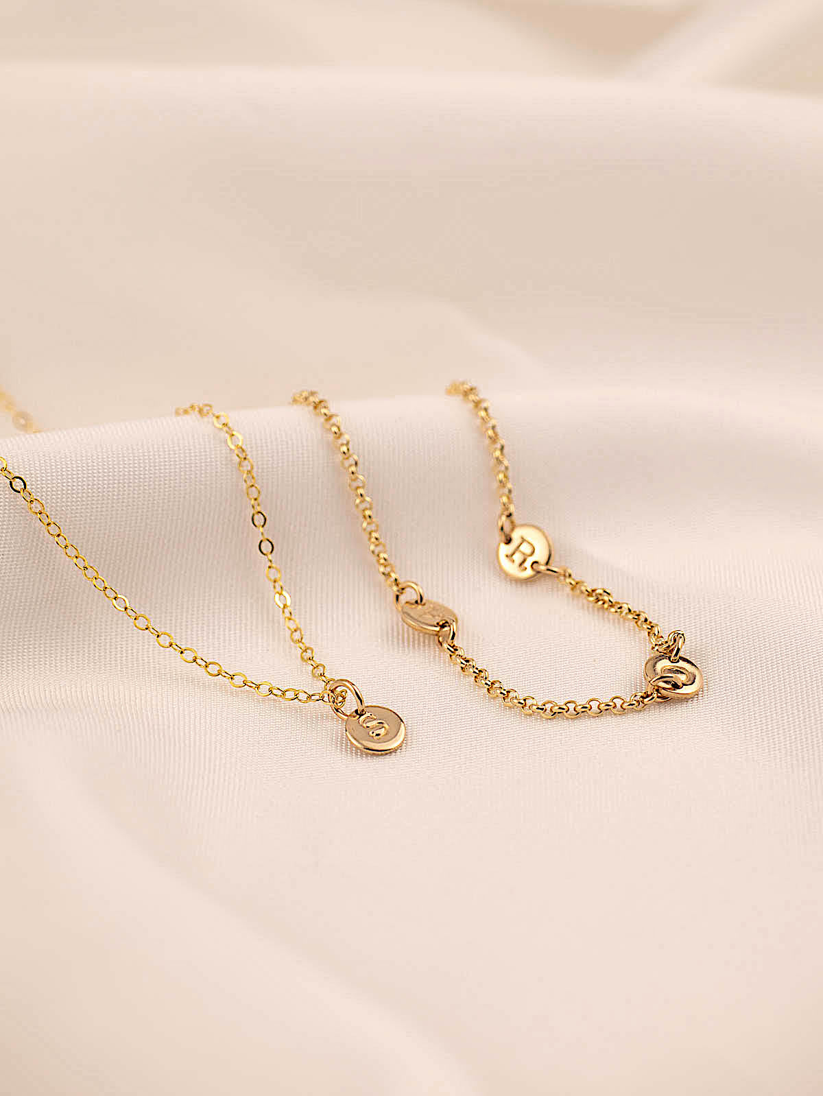 Runaway Rosy letter pendants bracelet