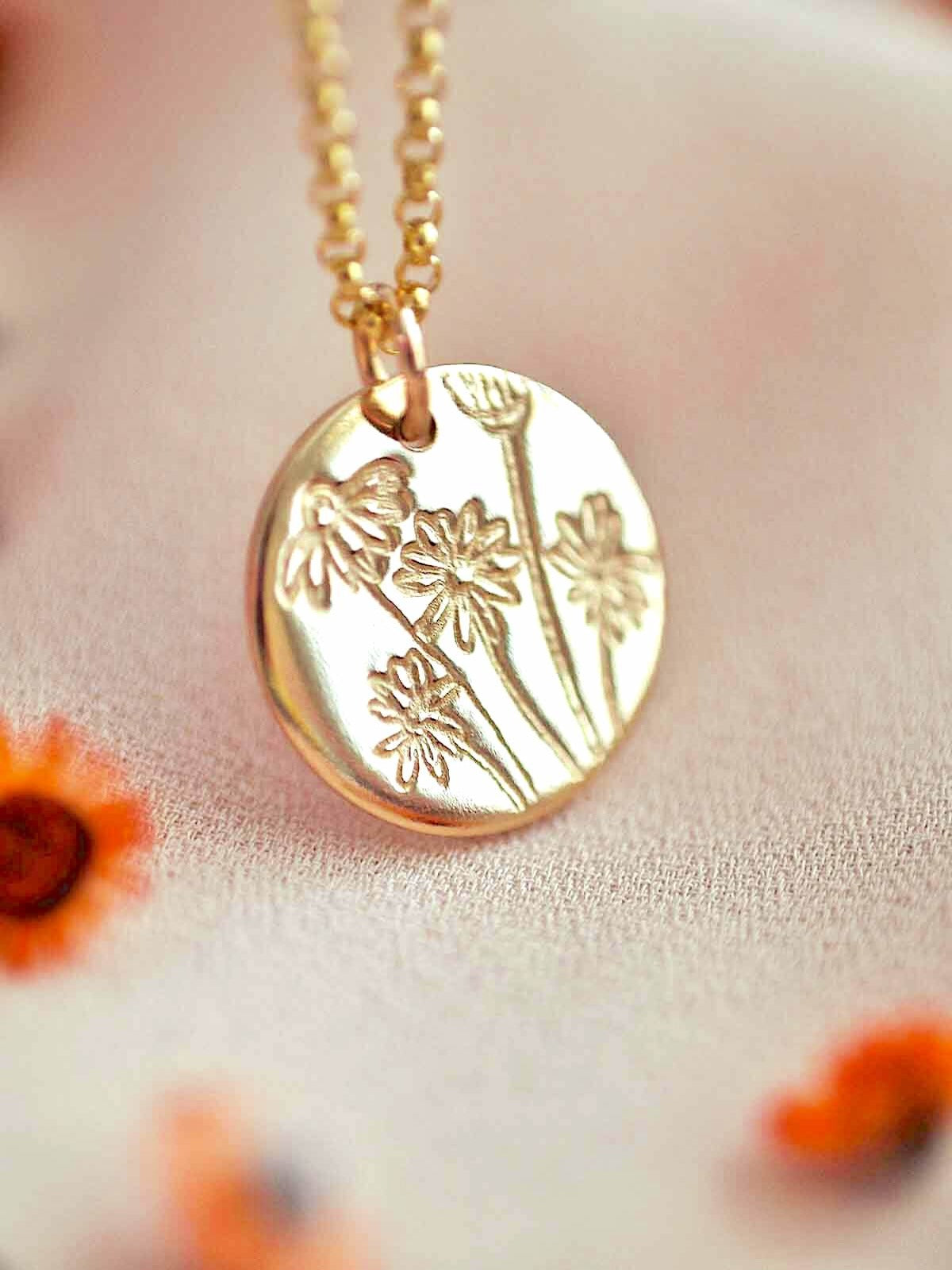 Swan River Daisy Australian birthflower necklace gold