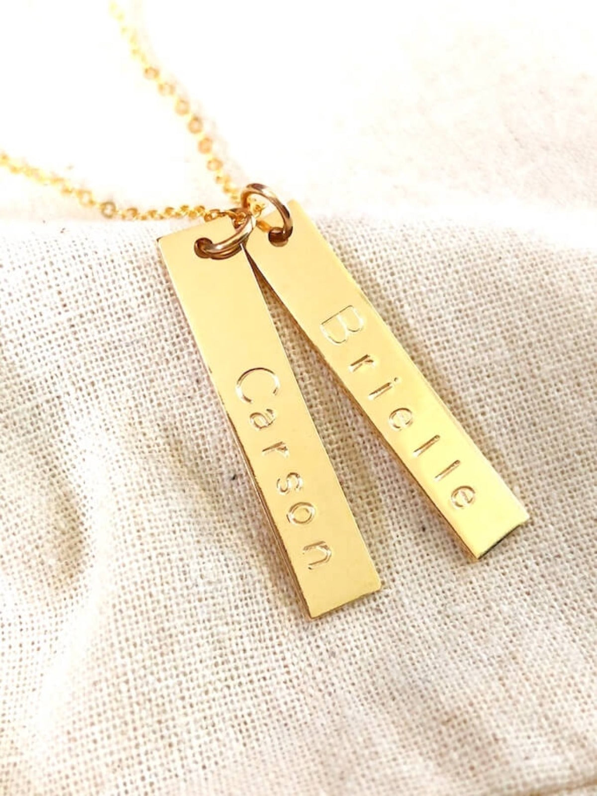 Tully - Vertical Bar Pendant Name Necklace