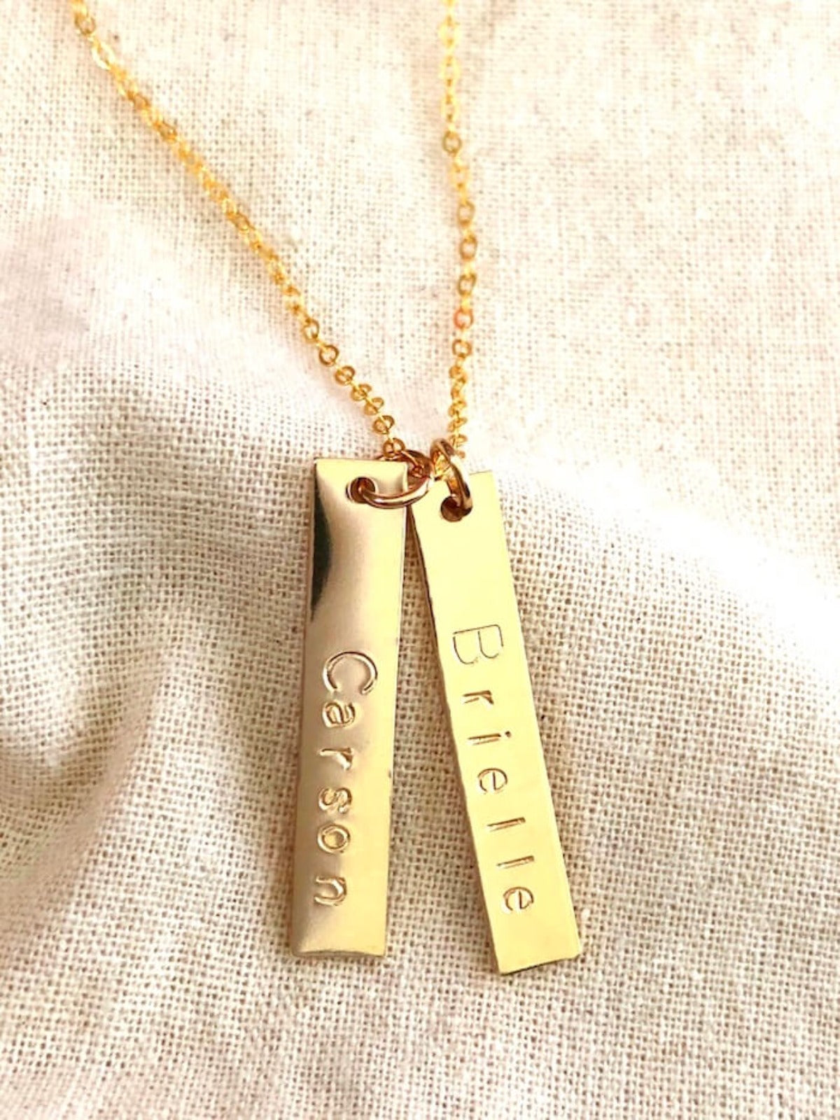 Tully - Vertical Bar Pendant Name Necklace