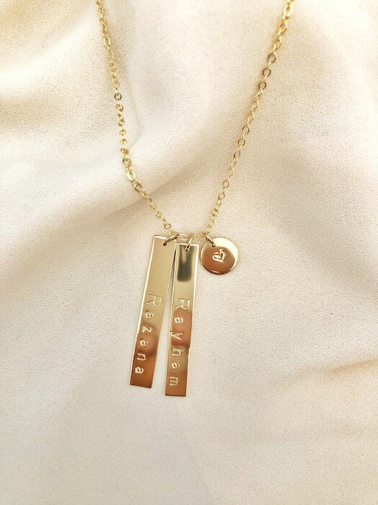 Tully - Vertical Bar Pendant Name Necklace